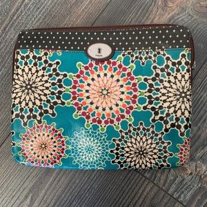 Fossil tablet case